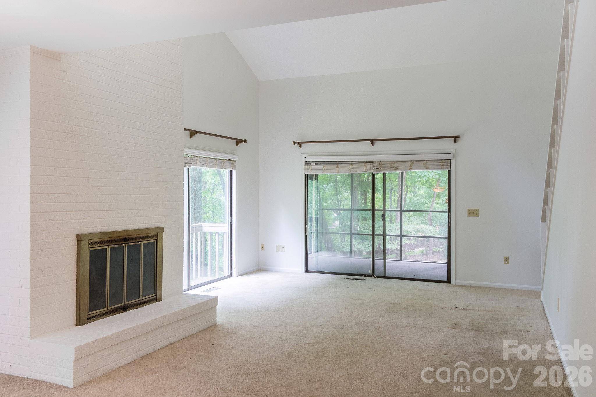 17 Knoll DR, Columbus, NC 28722