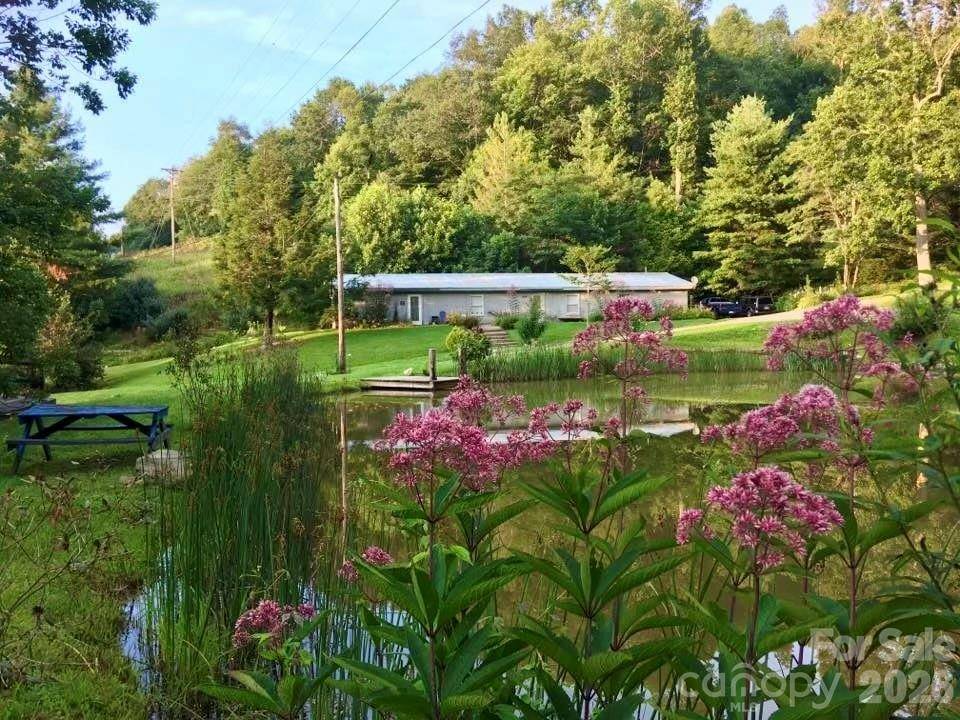 65 Blue Ridge Gem Mine RD, Little Switzerland, NC 28777