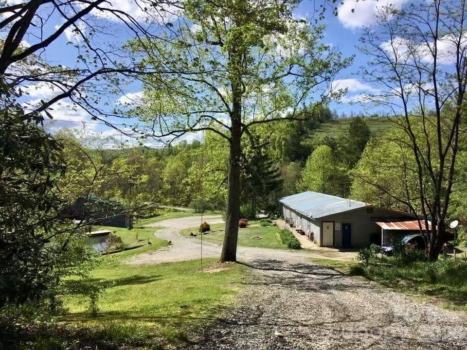 65 Blue Ridge Gem Mine RD, Little Switzerland, NC 28777