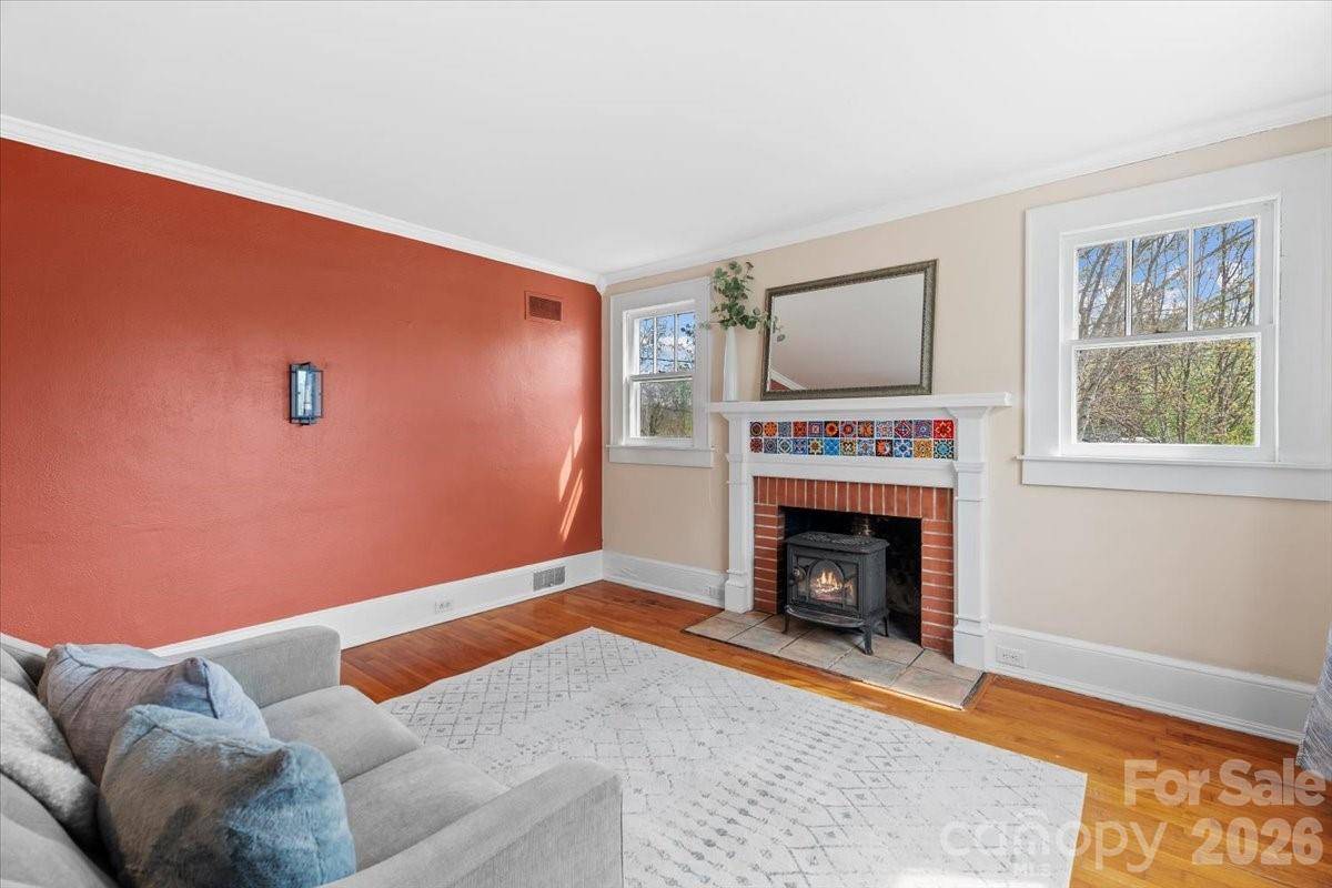 63 Washington AVE, Asheville, NC 28804