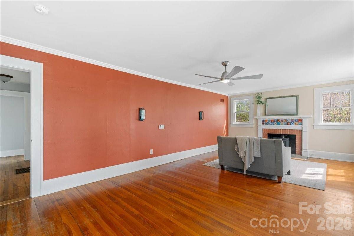 63 Washington AVE, Asheville, NC 28804