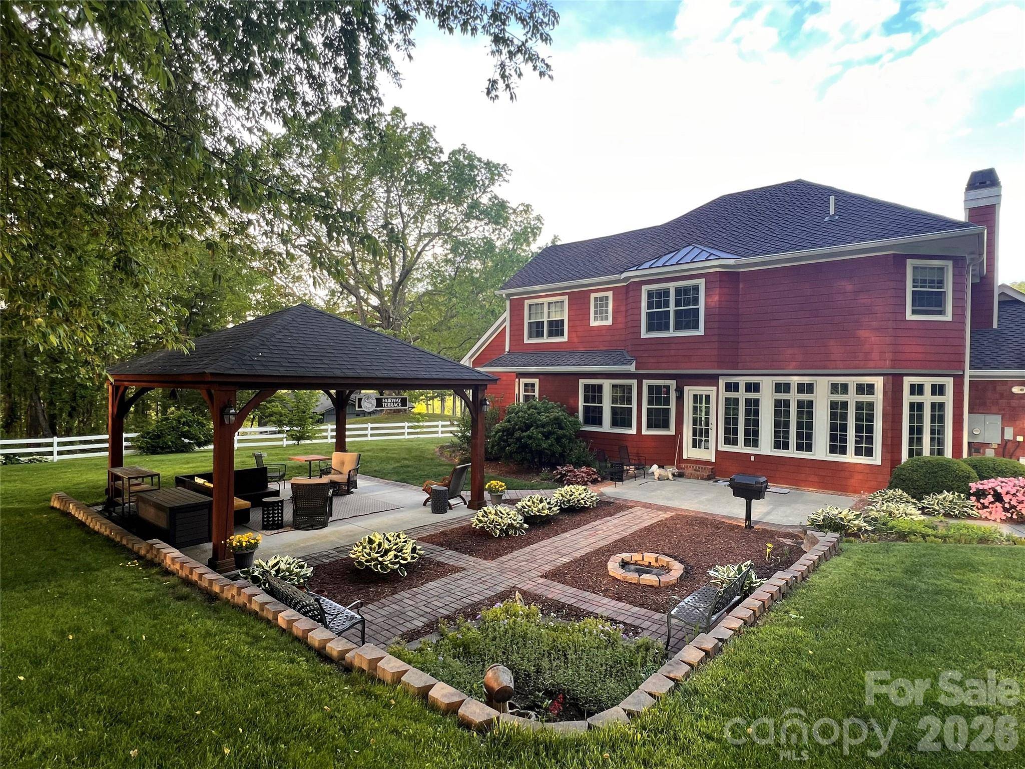 223 Fairway TER, Canton, NC 28716