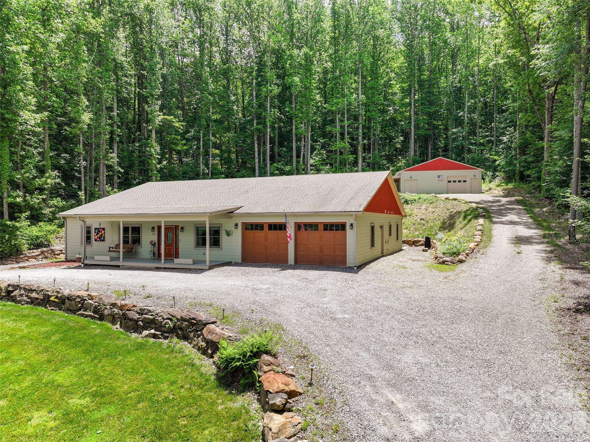 33 Freedom DR, Waynesville, NC 28786
