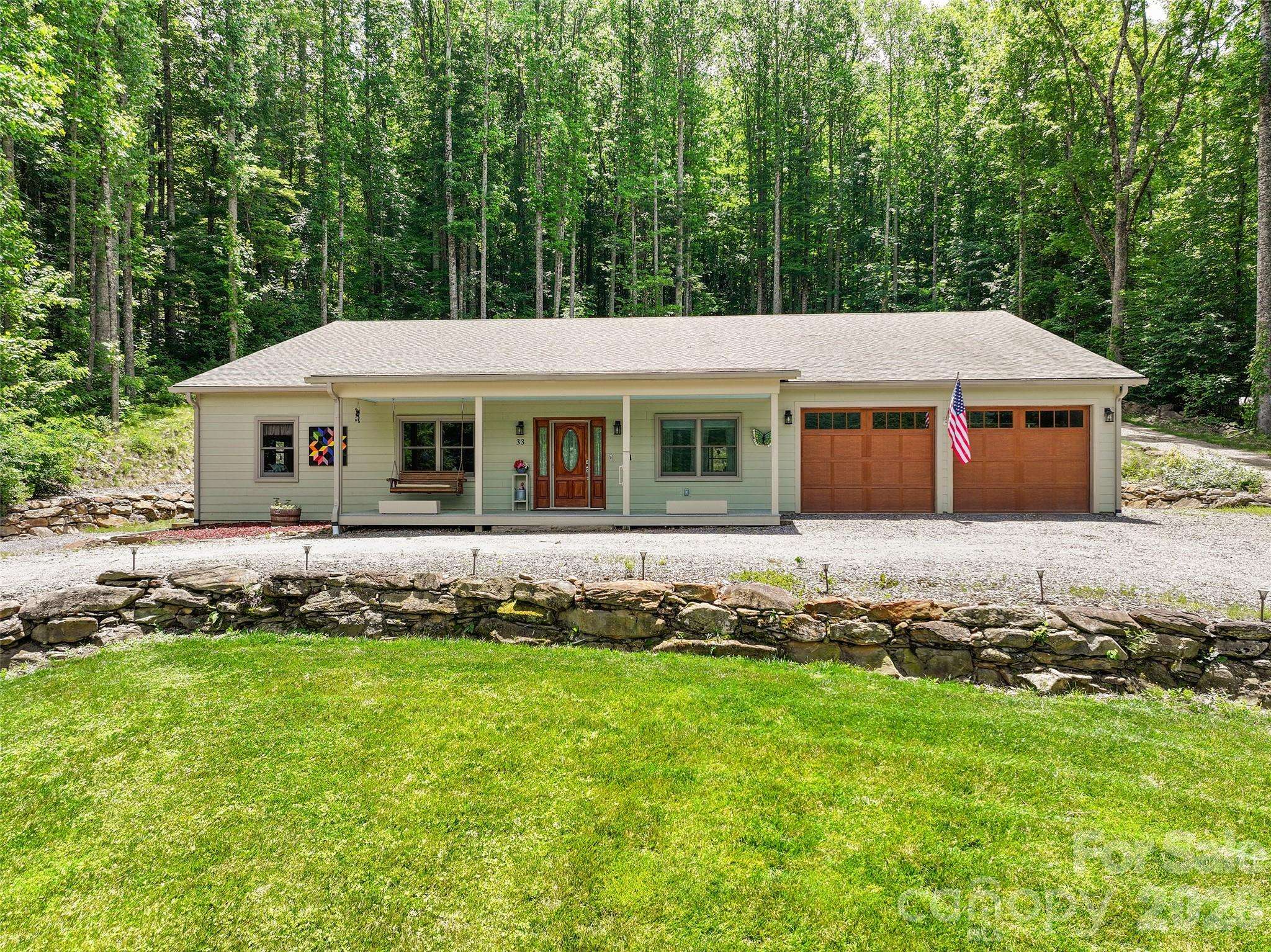 33 Freedom DR, Waynesville, NC 28786