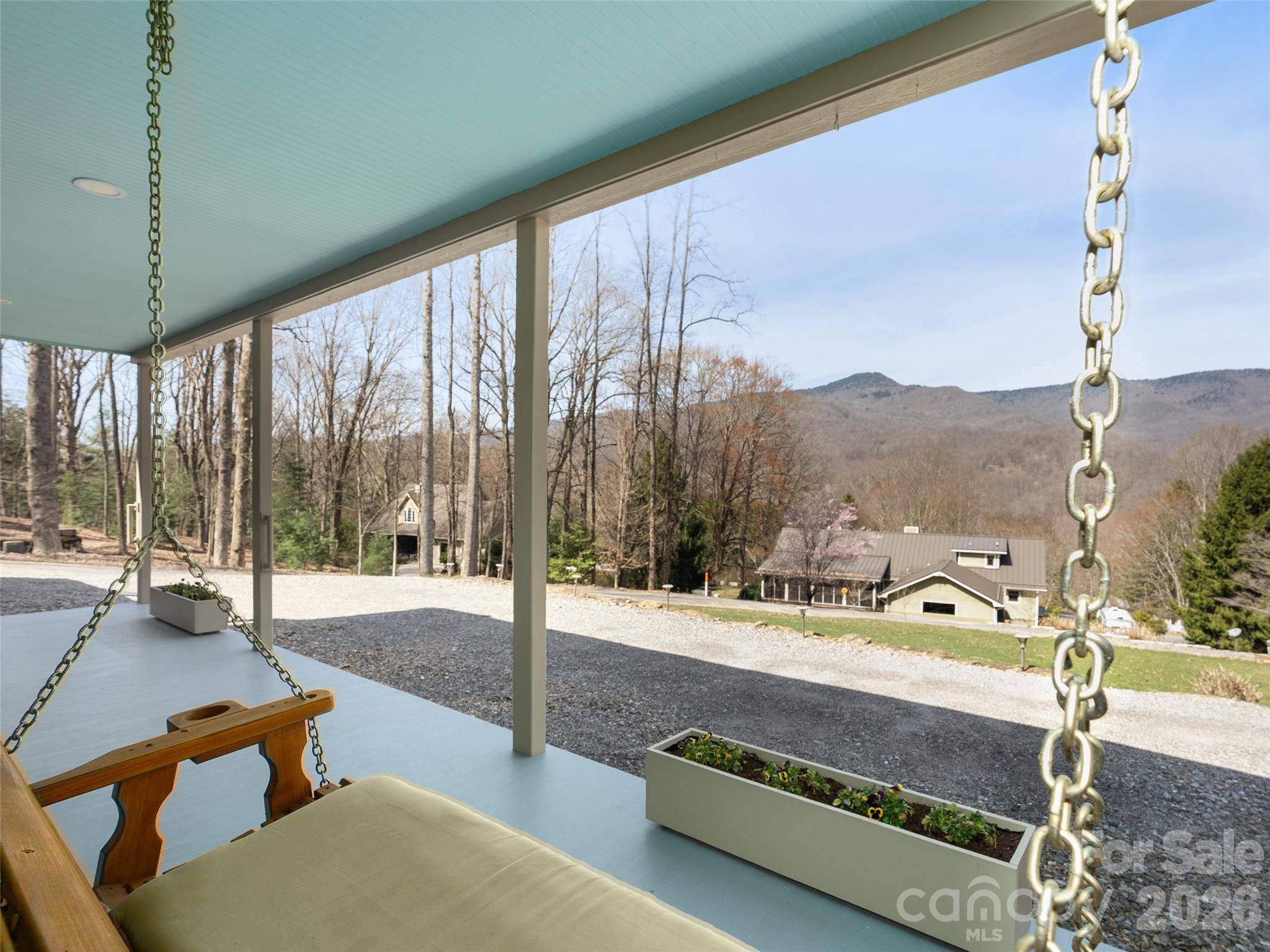33 Freedom DR, Waynesville, NC 28786