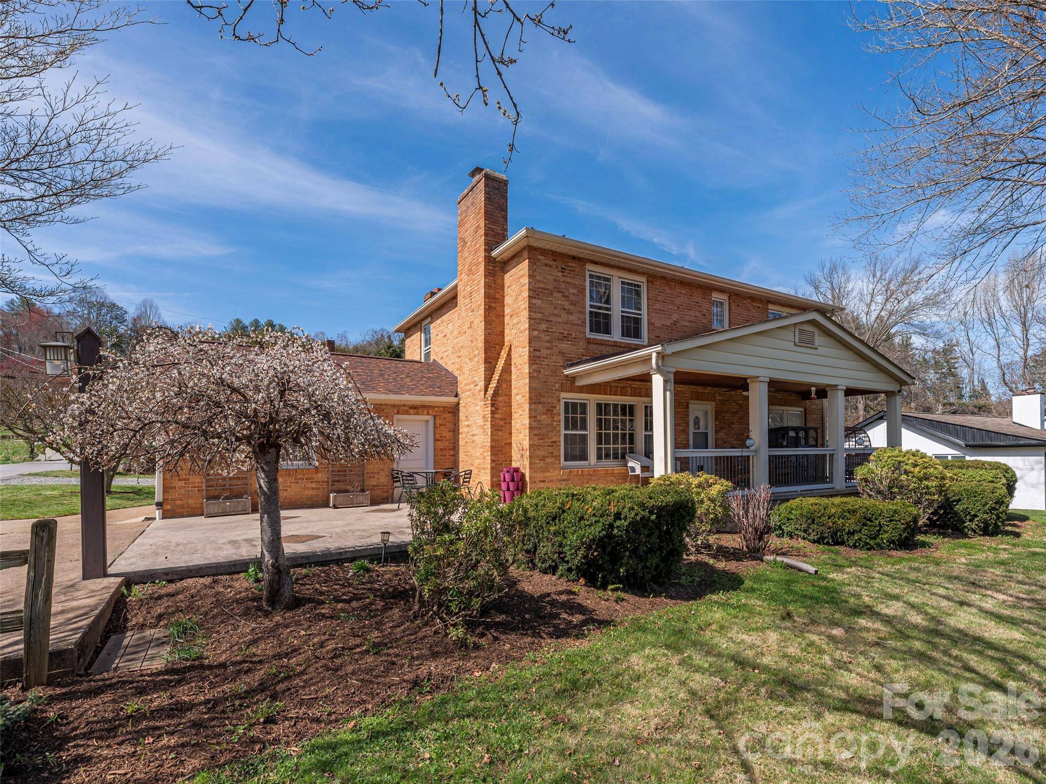 20 Zemery LN, Waynesville, NC 28786