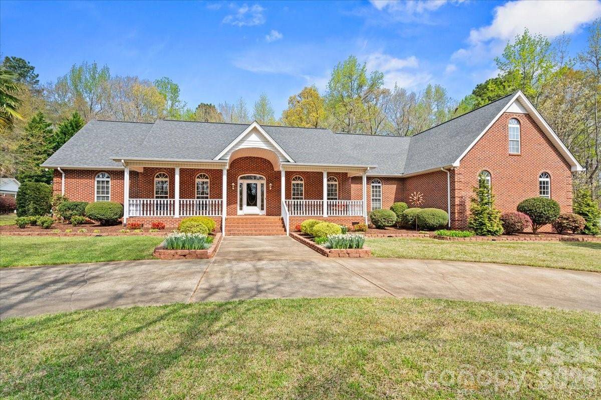 299 Fairway LN, Pageland, SC 29728