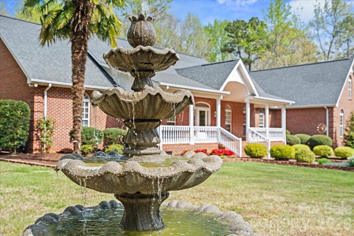 299 Fairway LN, Pageland, SC 29728