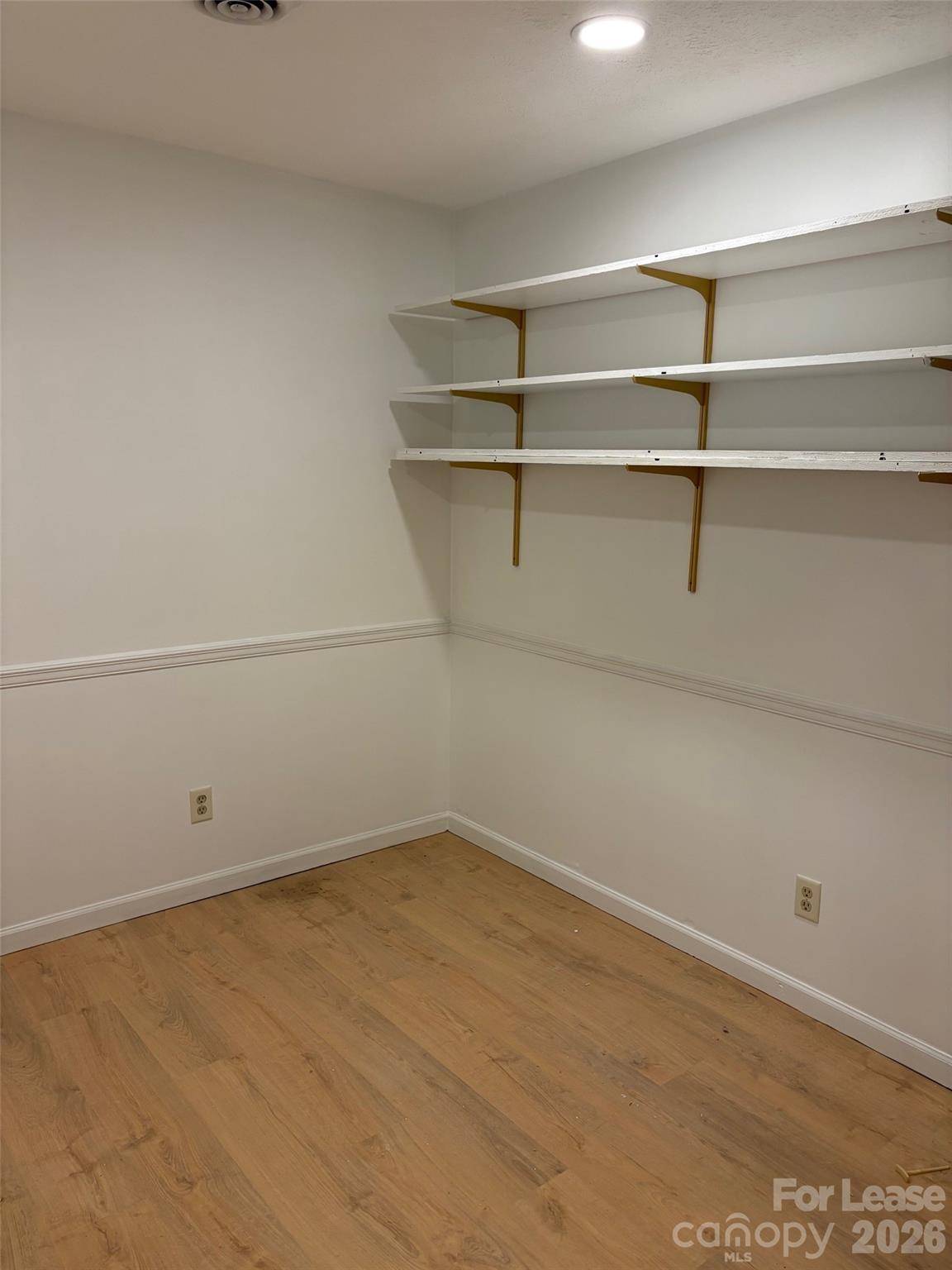 131 4th AVE E, Hendersonville, NC 28792