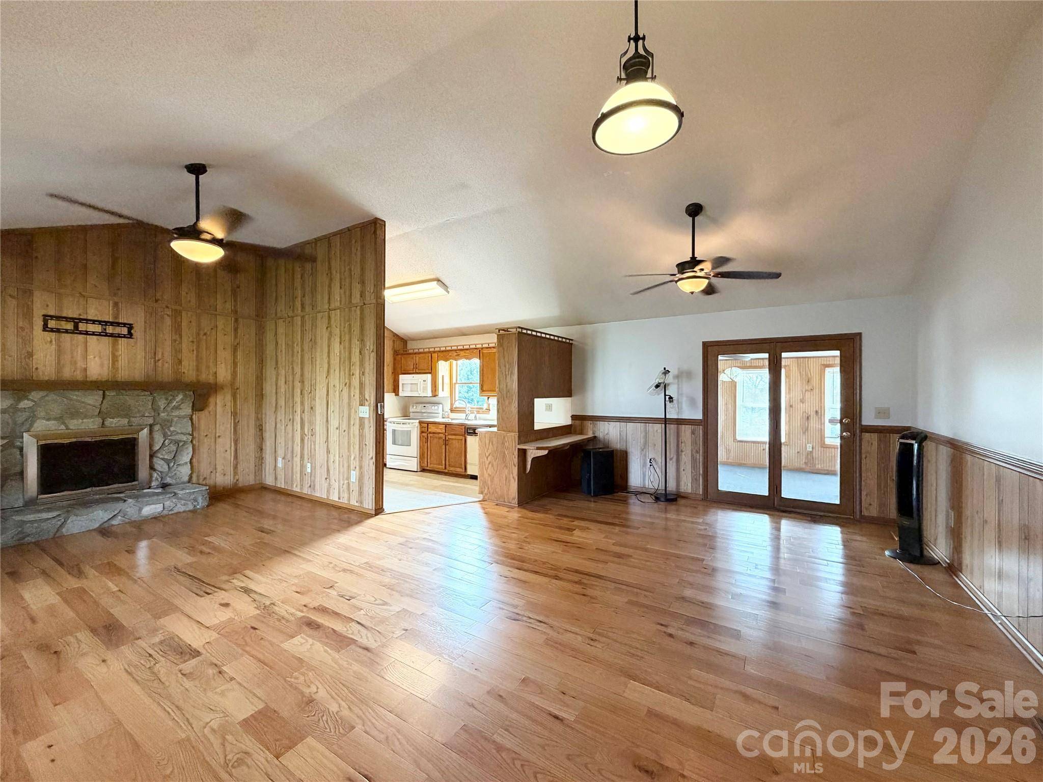 1709 Acorn AVE, Hudson, NC 28638