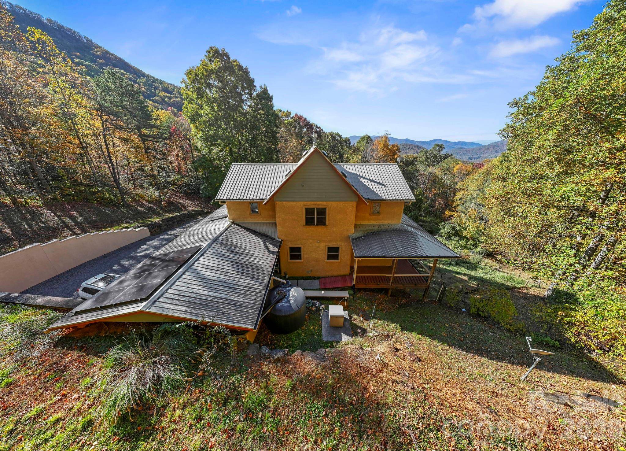 97 Old Cove RD, Black Mountain, NC 28711