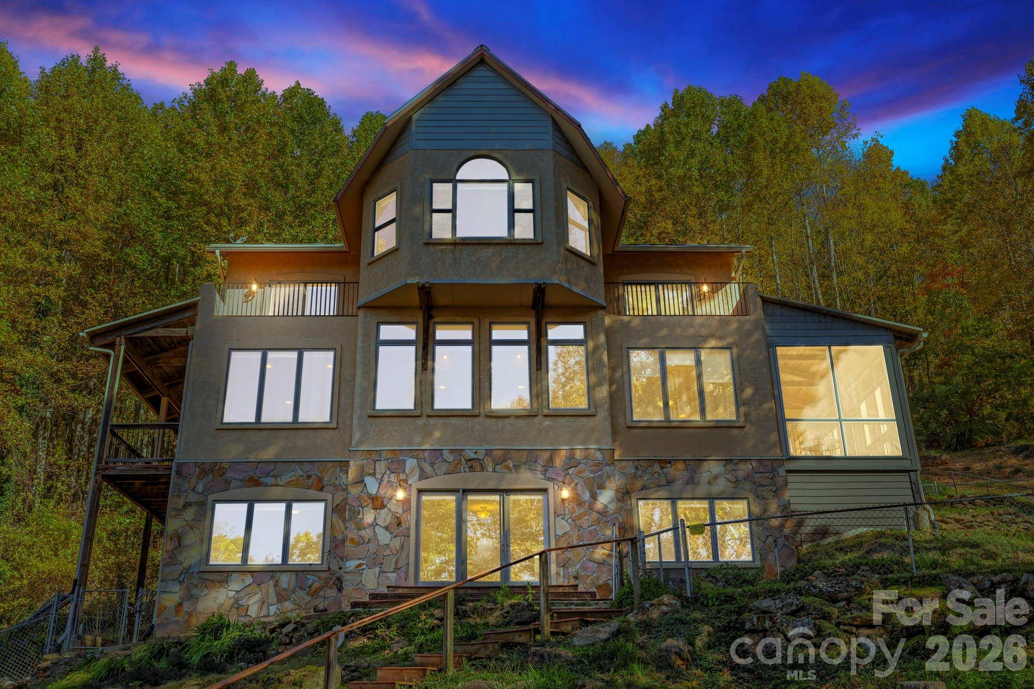 97 Old Cove RD, Black Mountain, NC 28711