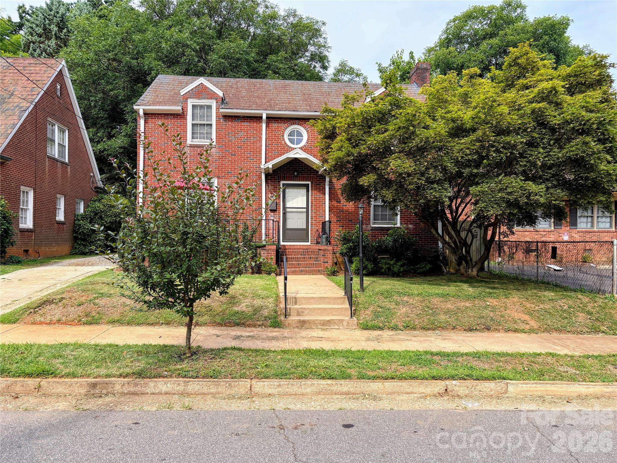416 S Race ST, Statesville, NC 28677