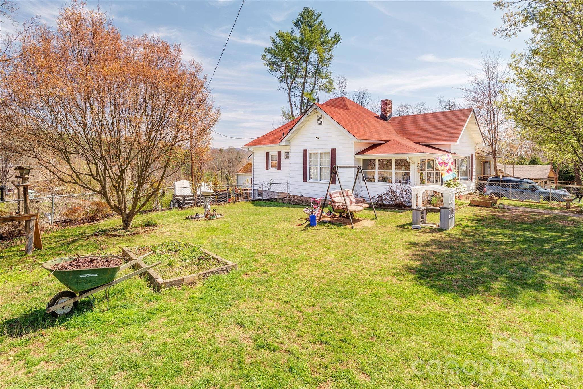 84 Swannanoa AVE, Asheville, NC 28806