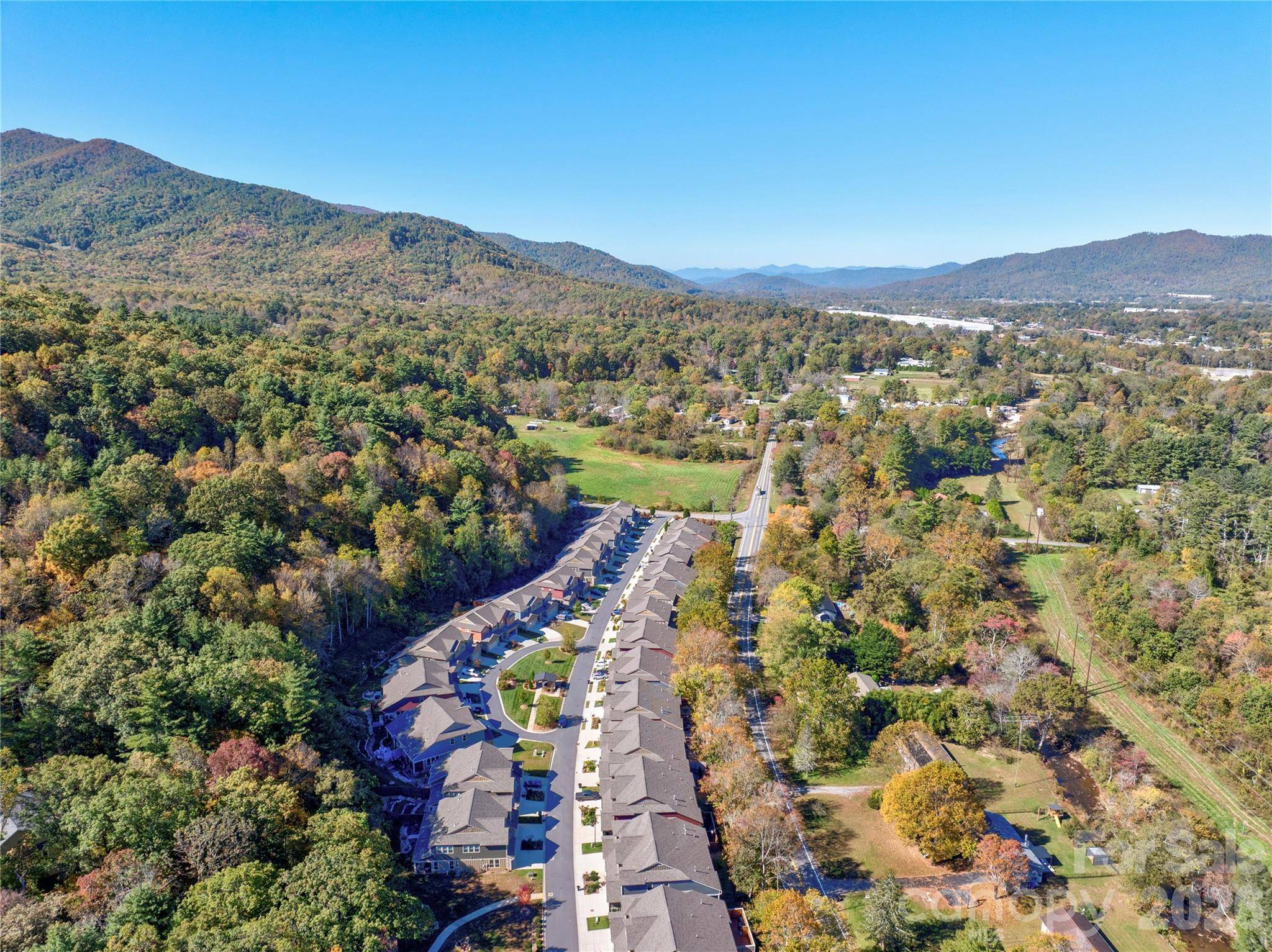 509 Sweet Birch Park LN, Black Mountain, NC 28711