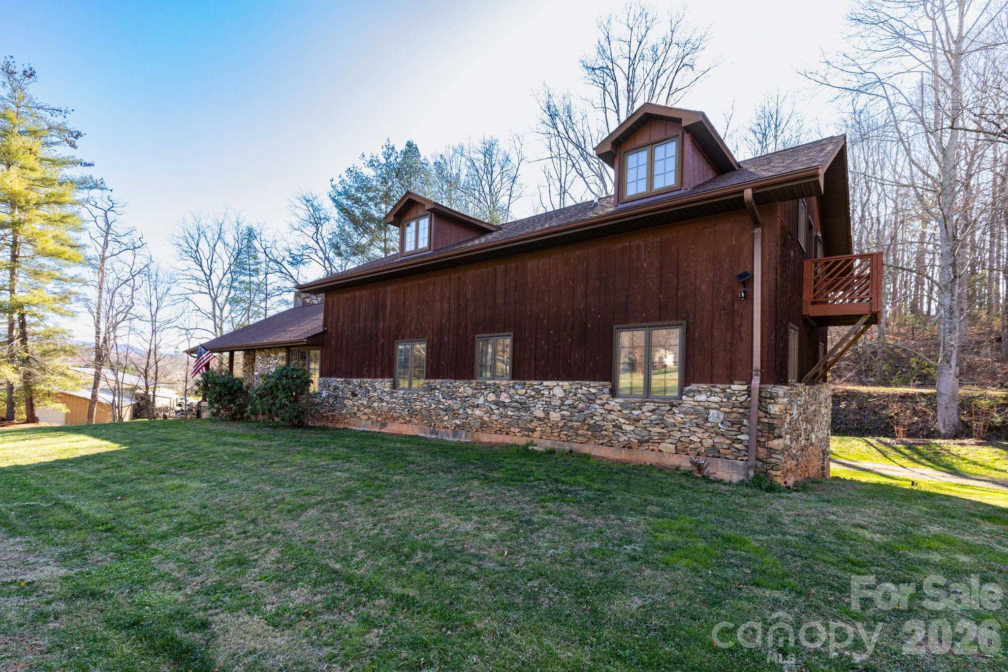 586 Justice Ridge RD, Candler, NC 28715