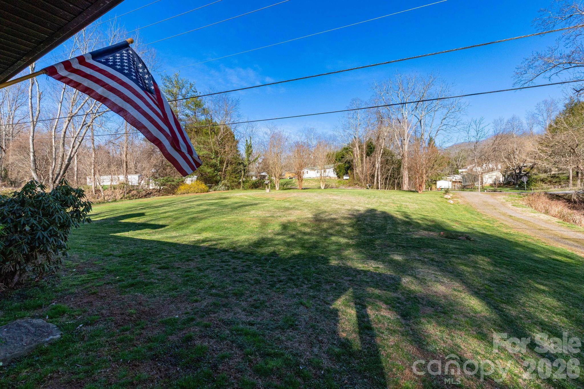 586 Justice Ridge RD, Candler, NC 28715