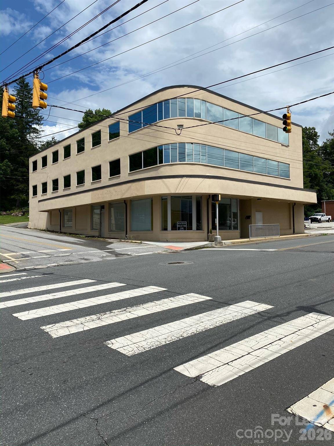337 Oak AVE, Spruce Pine, NC 28777