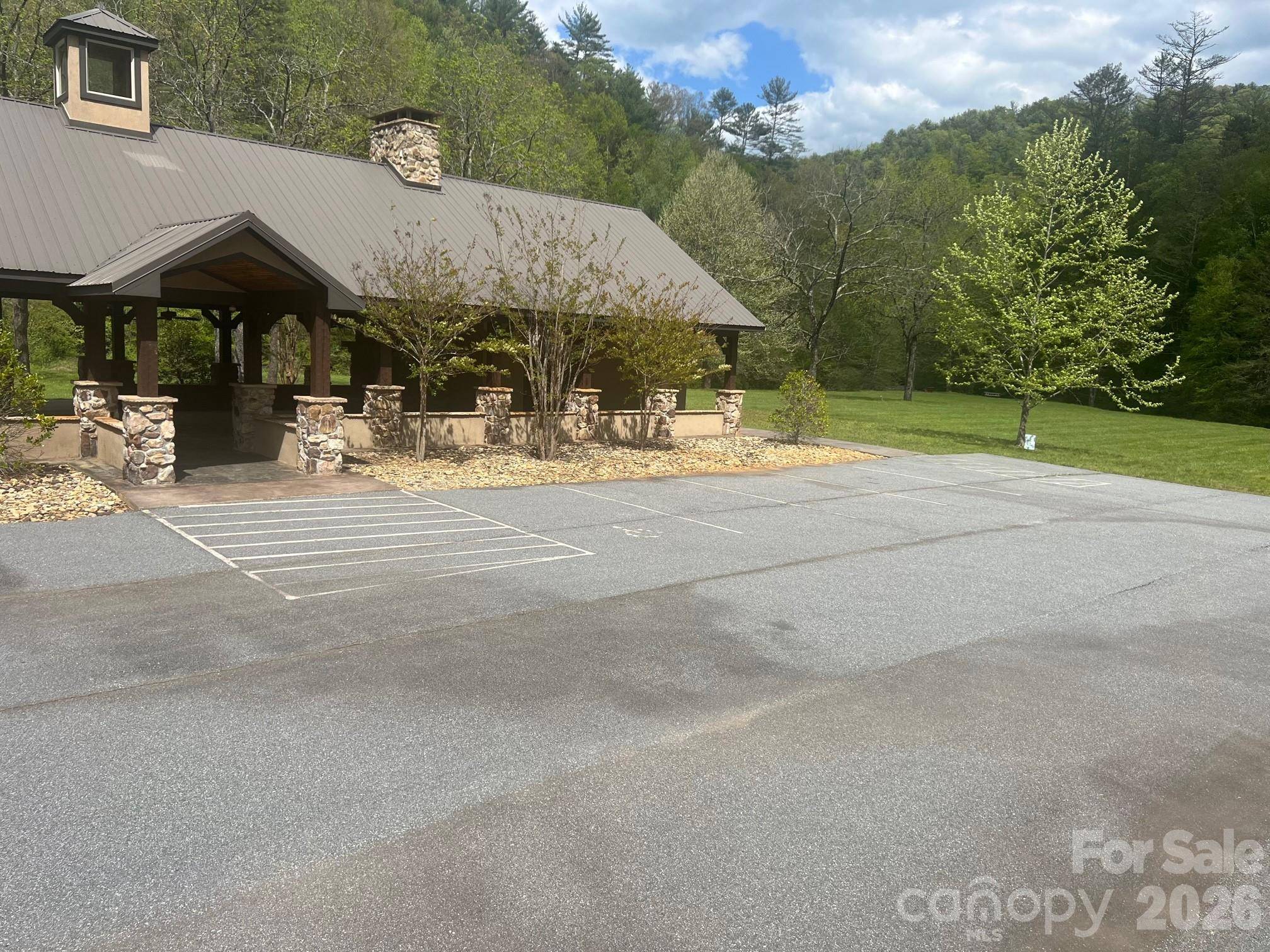531 Roca Vista DR, Lenoir, NC 28645