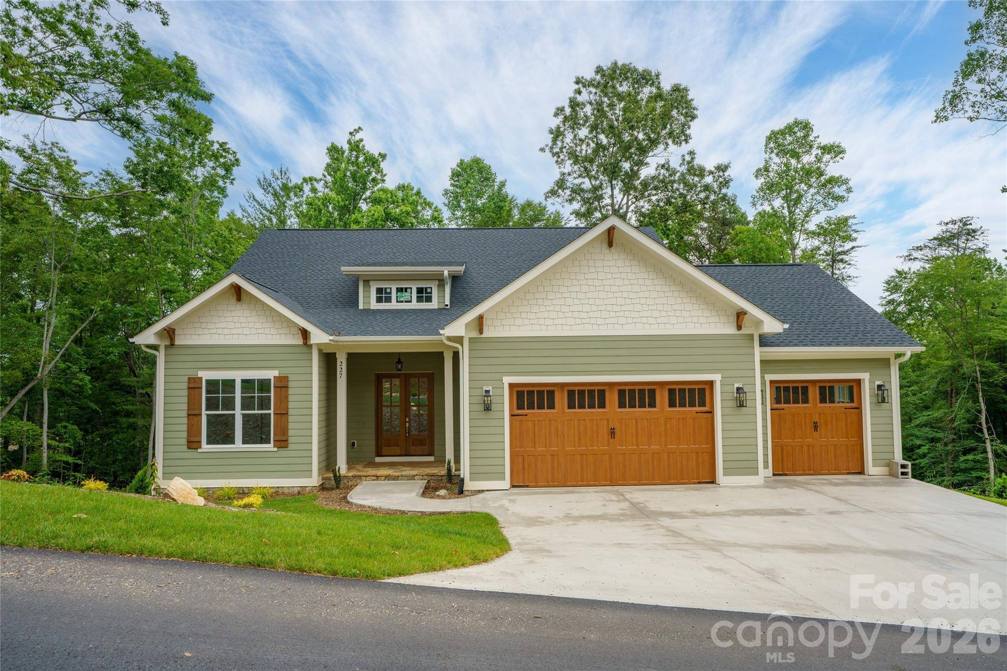 227 Northview DR, Hendersonville, NC 28791