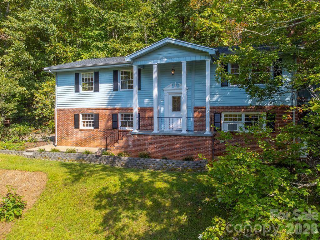 1168 North Country Club DR, Cullowhee, NC 28723