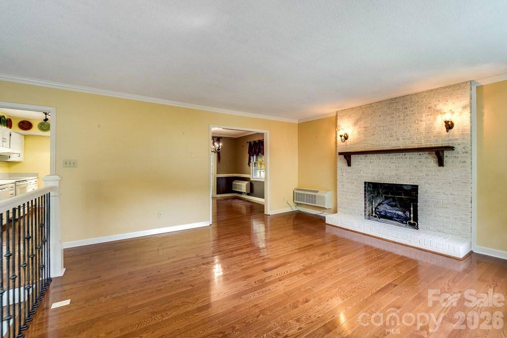 1168 North Country Club DR, Cullowhee, NC 28723