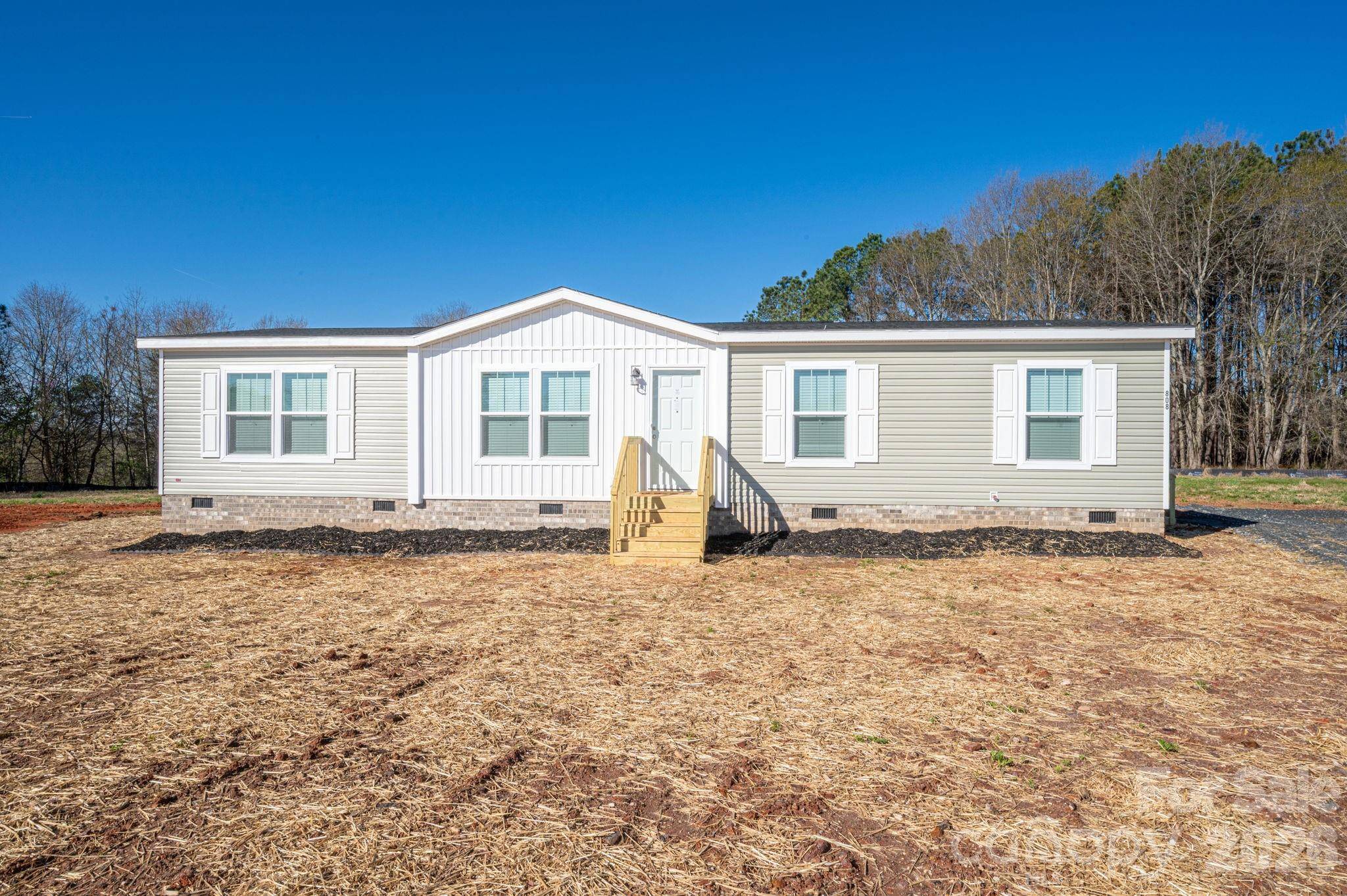 808 W Eagleview LN, Lawndale, NC 28090