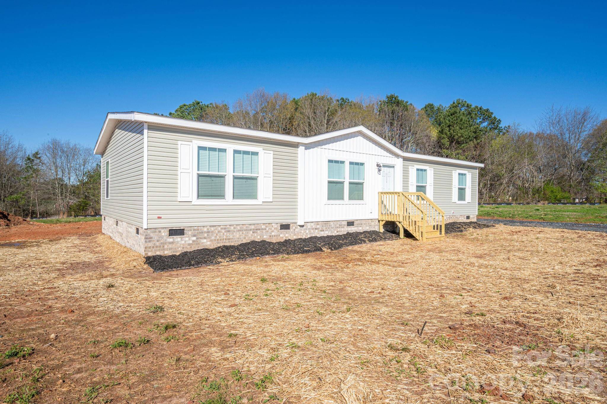 808 W Eagleview LN, Lawndale, NC 28090