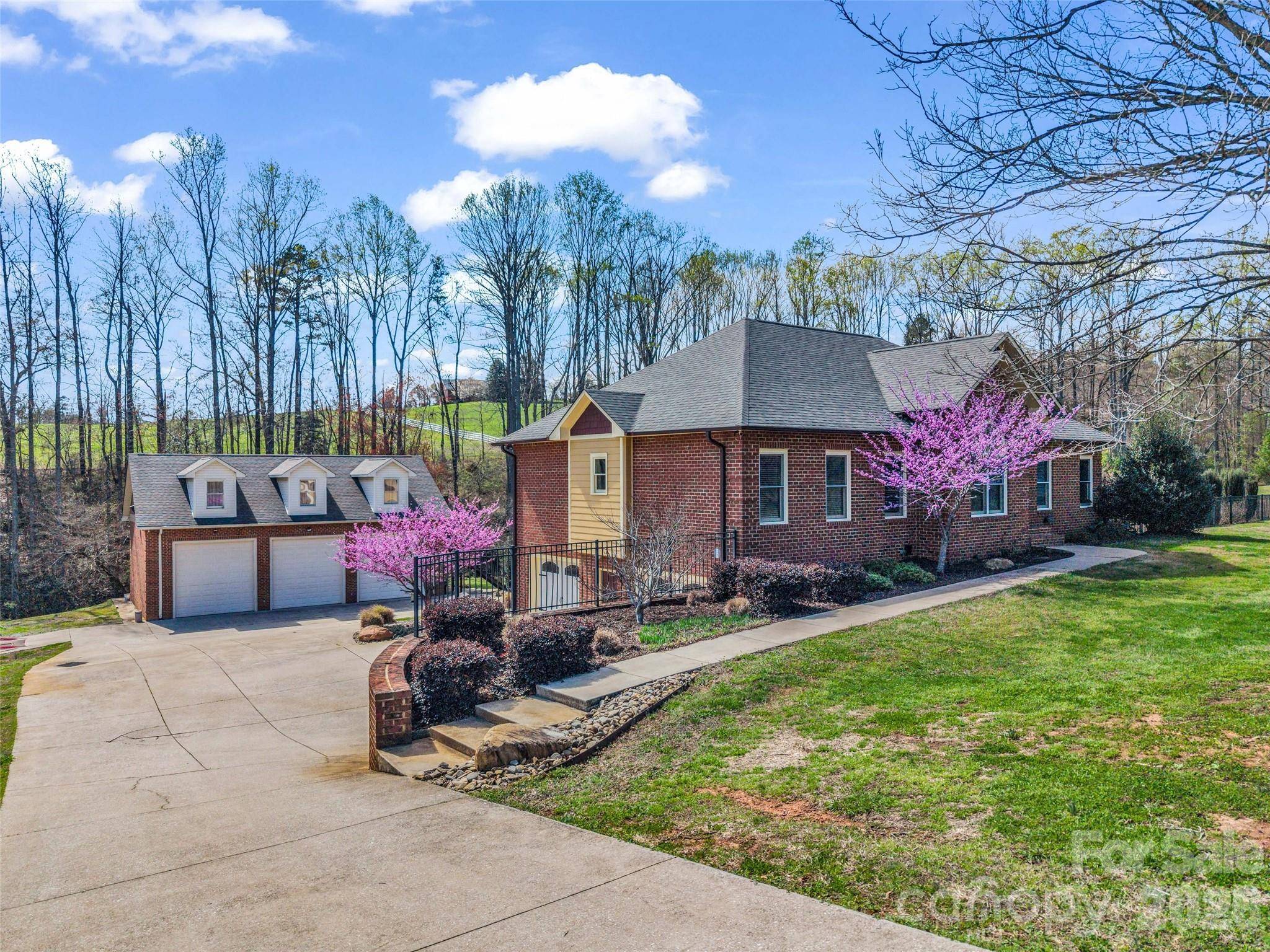 148 Fairway DR, Forest City, NC 28043