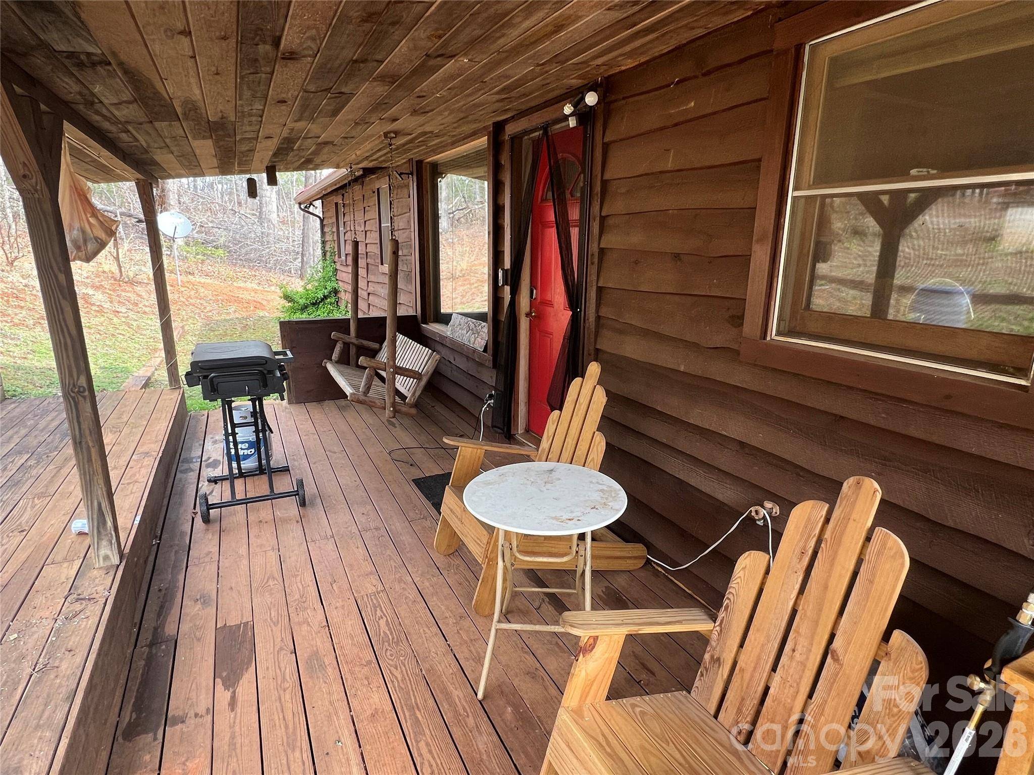 365 Hillbilly LN, Mill Spring, NC 28756