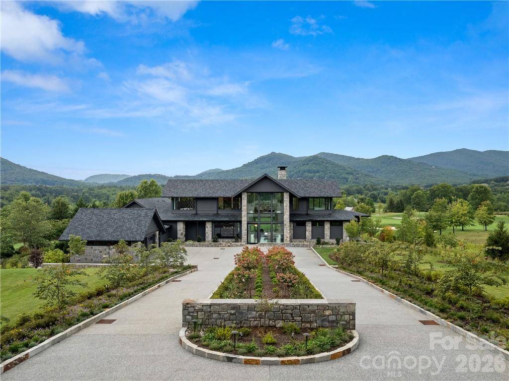 214 Folkestone LN, Arden, NC 28704