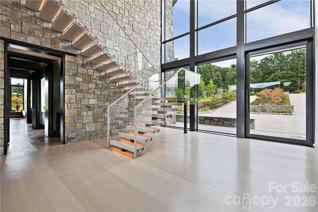 214 Folkestone LN, Arden, NC 28704