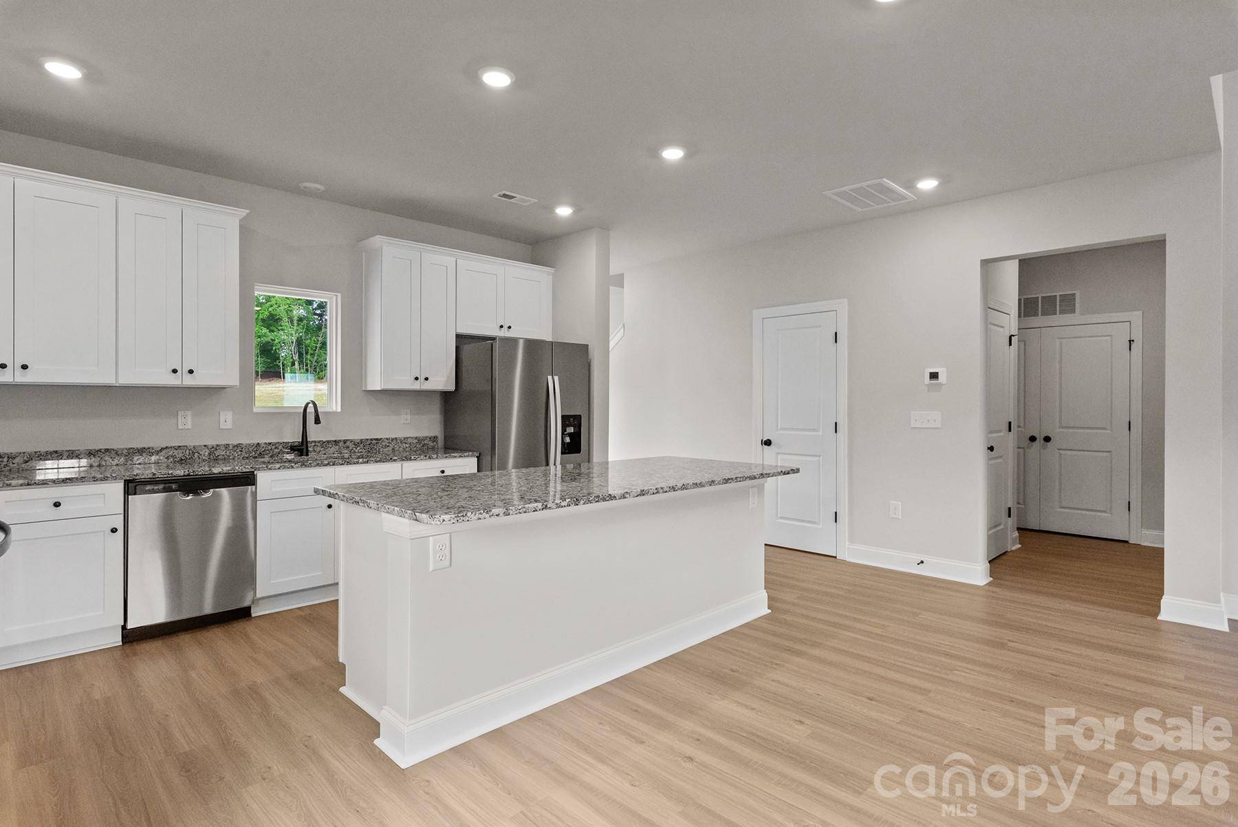 6611 Fairford DR, Charlotte, NC 28215