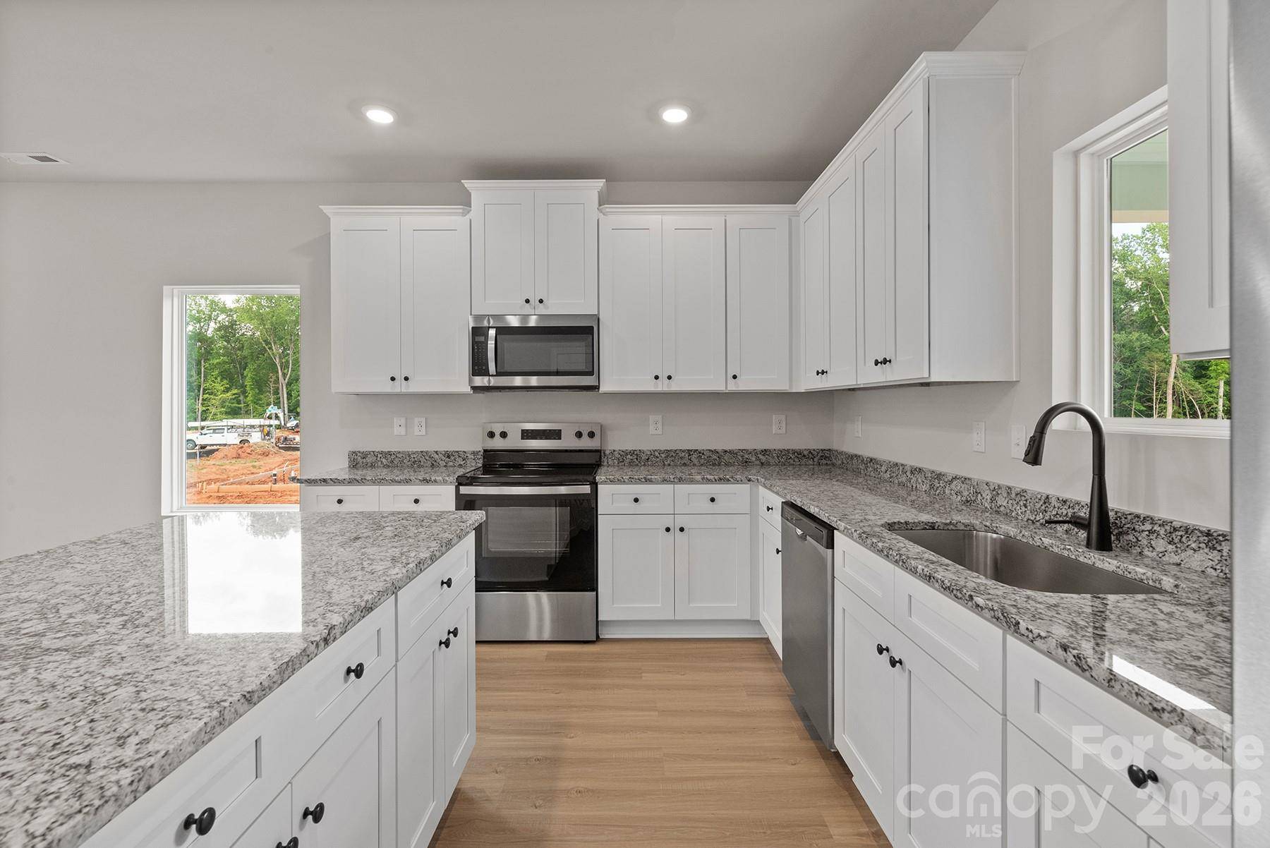 6611 Fairford DR, Charlotte, NC 28215
