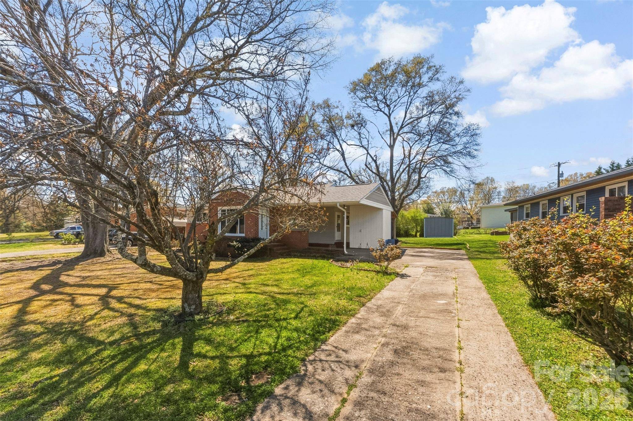 1213 E Park DR, Gastonia, NC 28054