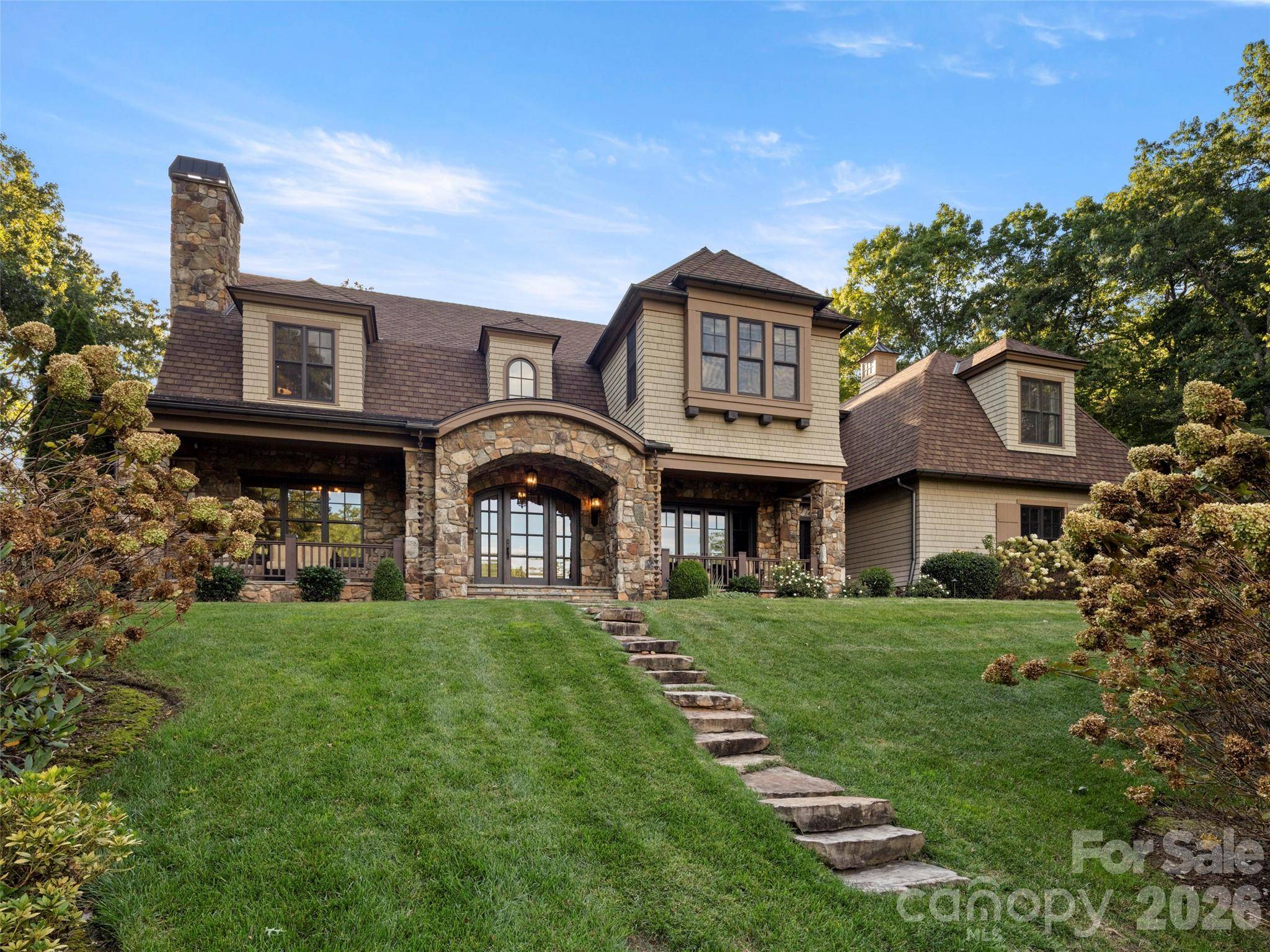 1946 White Tree TRL, Arden, NC 28704