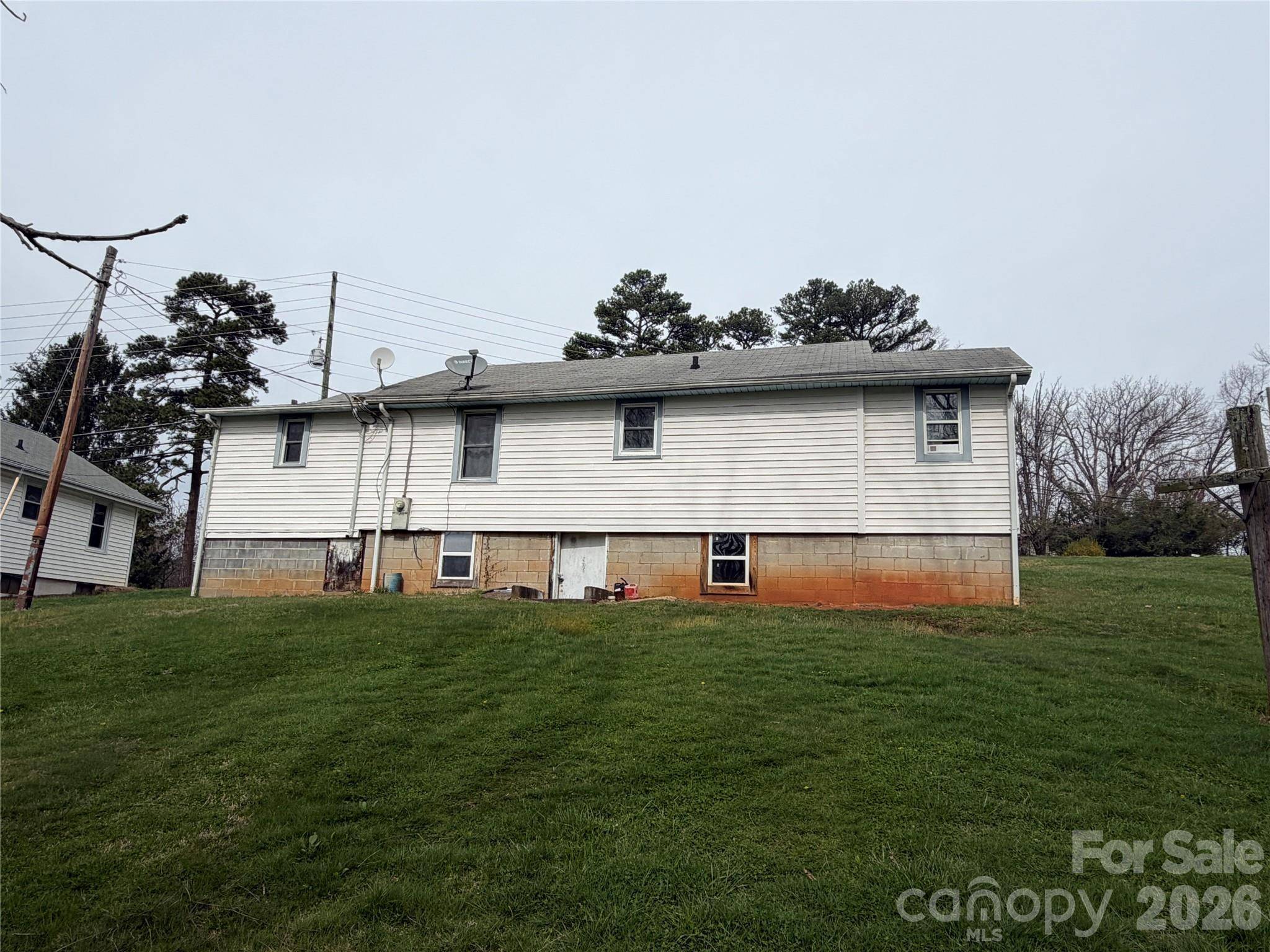 72 Alexander RD, Weaverville, NC 28787