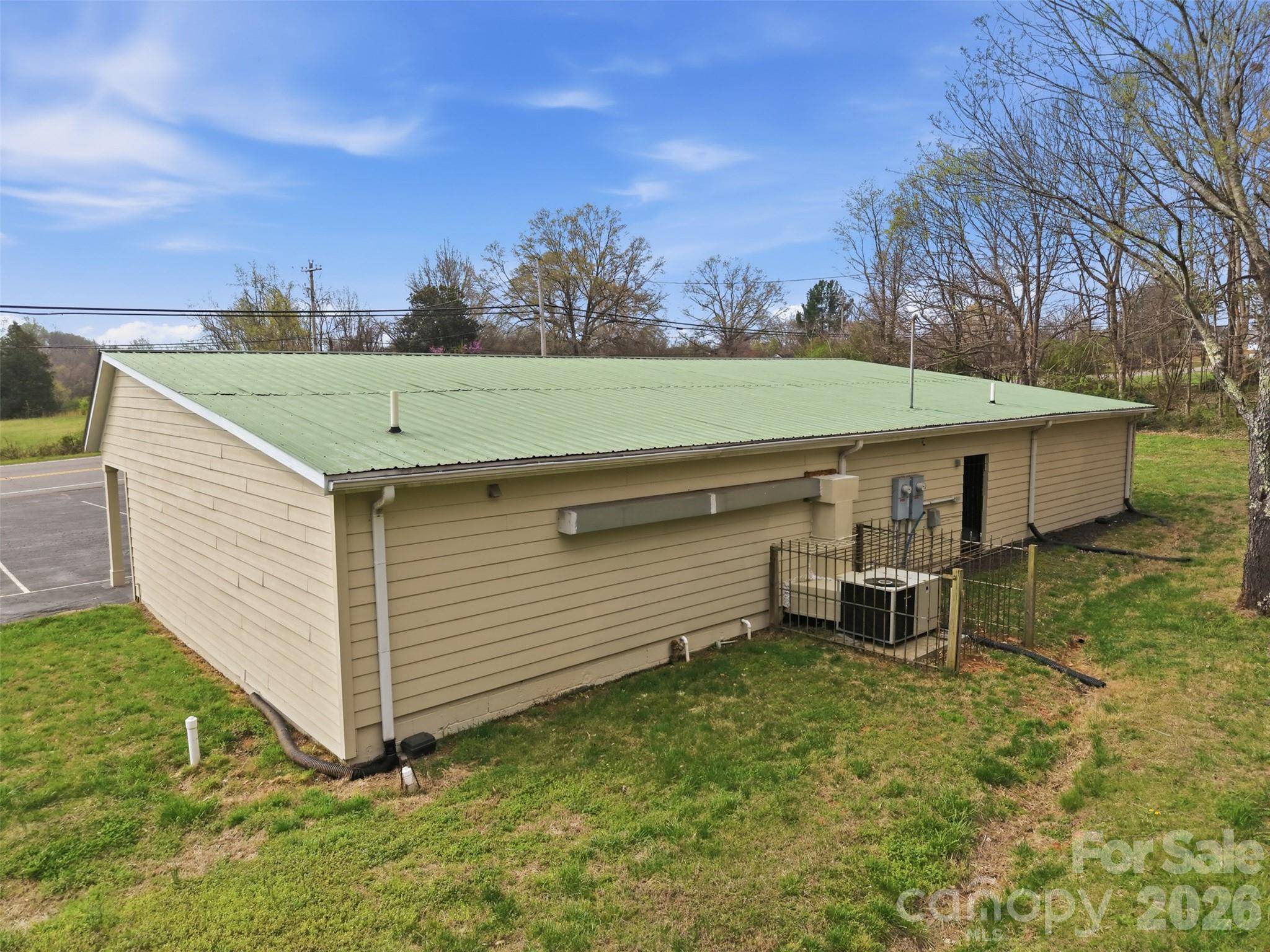 2504 Newton DR, Statesville, NC 28677
