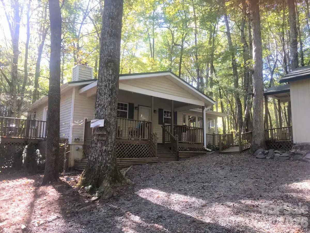 73 Pine RD, Rosman, NC 28772