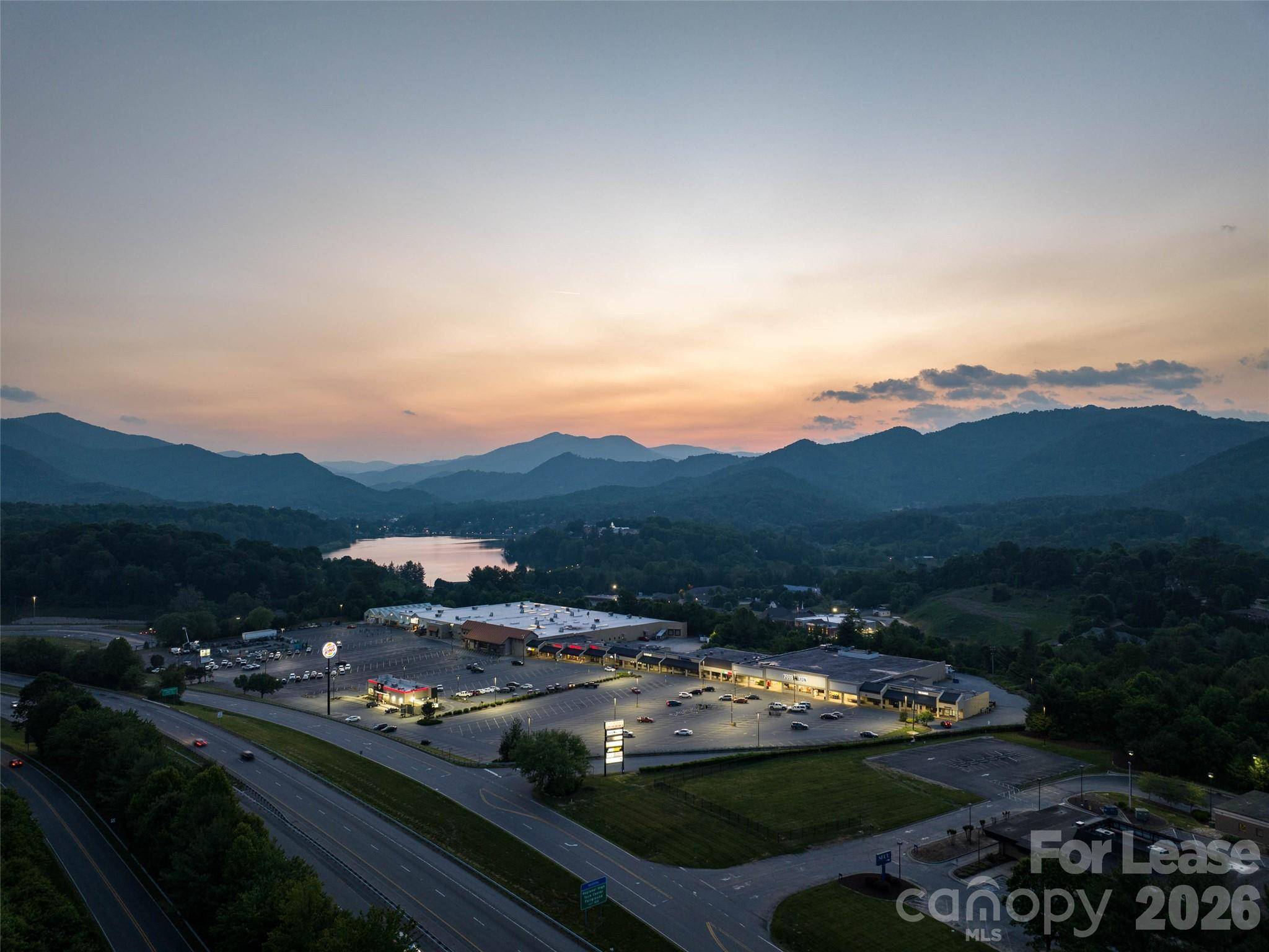 183 Paragon Pkwy #3A, Clyde, NC 28721