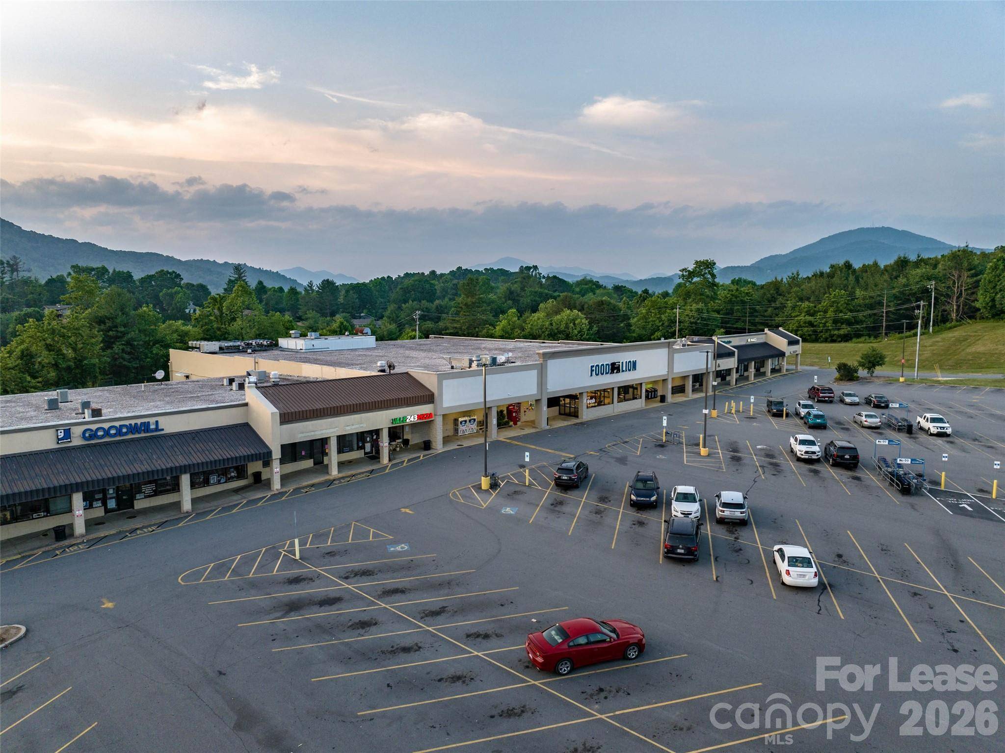 183 Paragon Pkwy #3A, Clyde, NC 28721