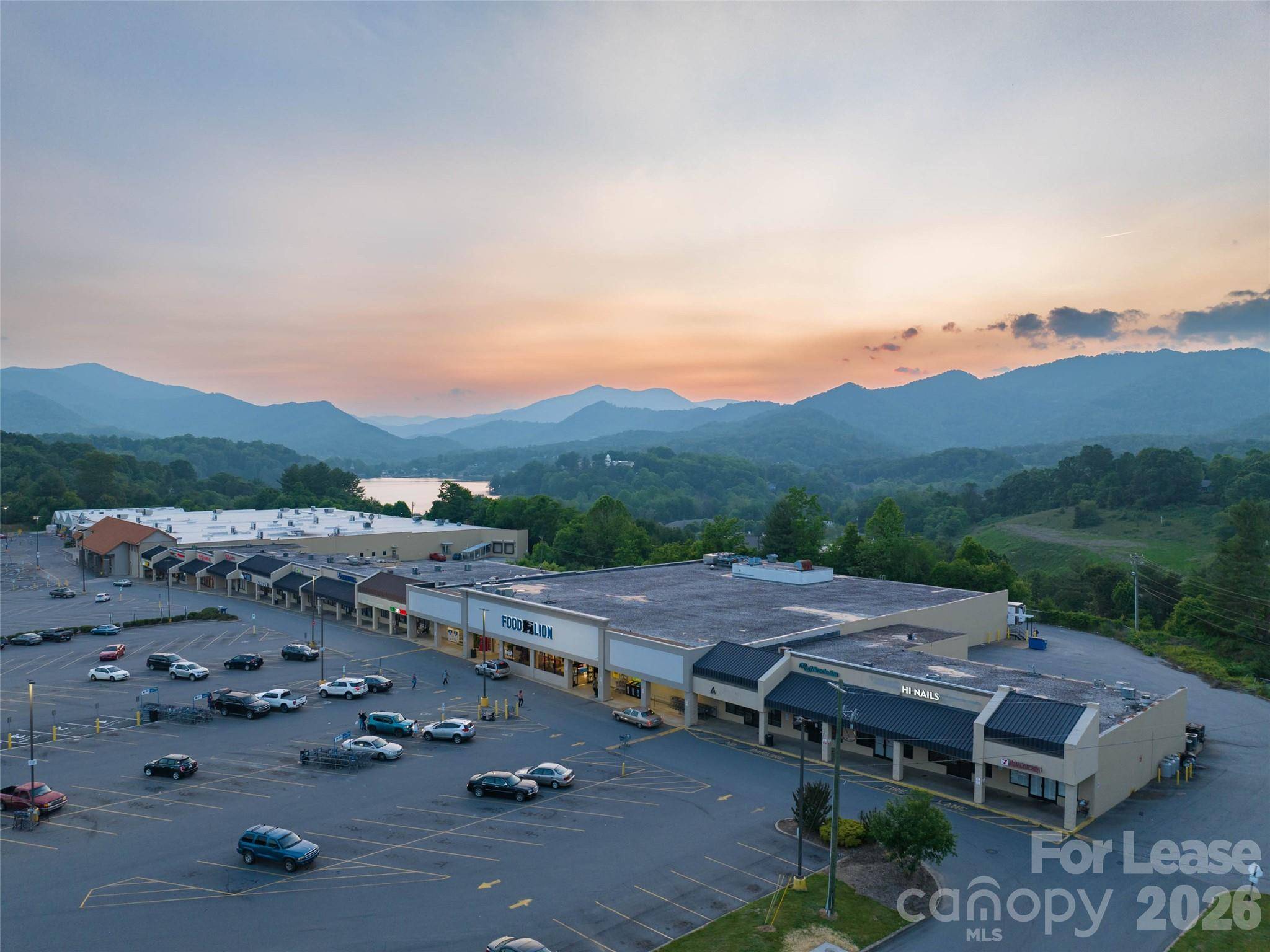 183 Paragon Pkwy #3A, Clyde, NC 28721