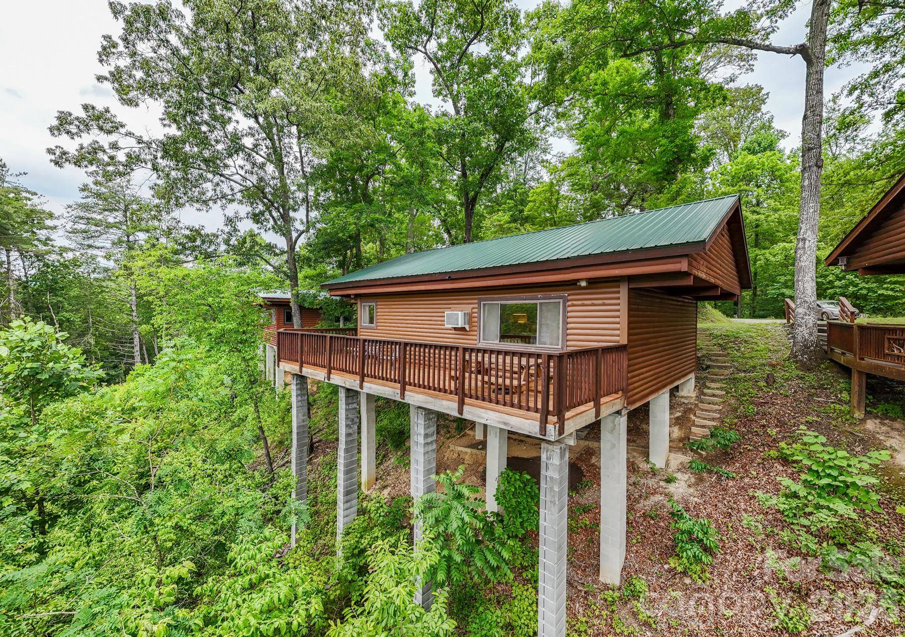 307 Blue Ridge Pkwy, Bryson City, NC 28713