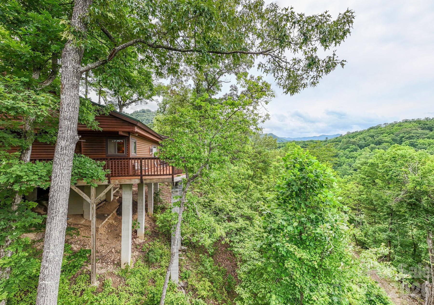 307 Blue Ridge Pkwy, Bryson City, NC 28713