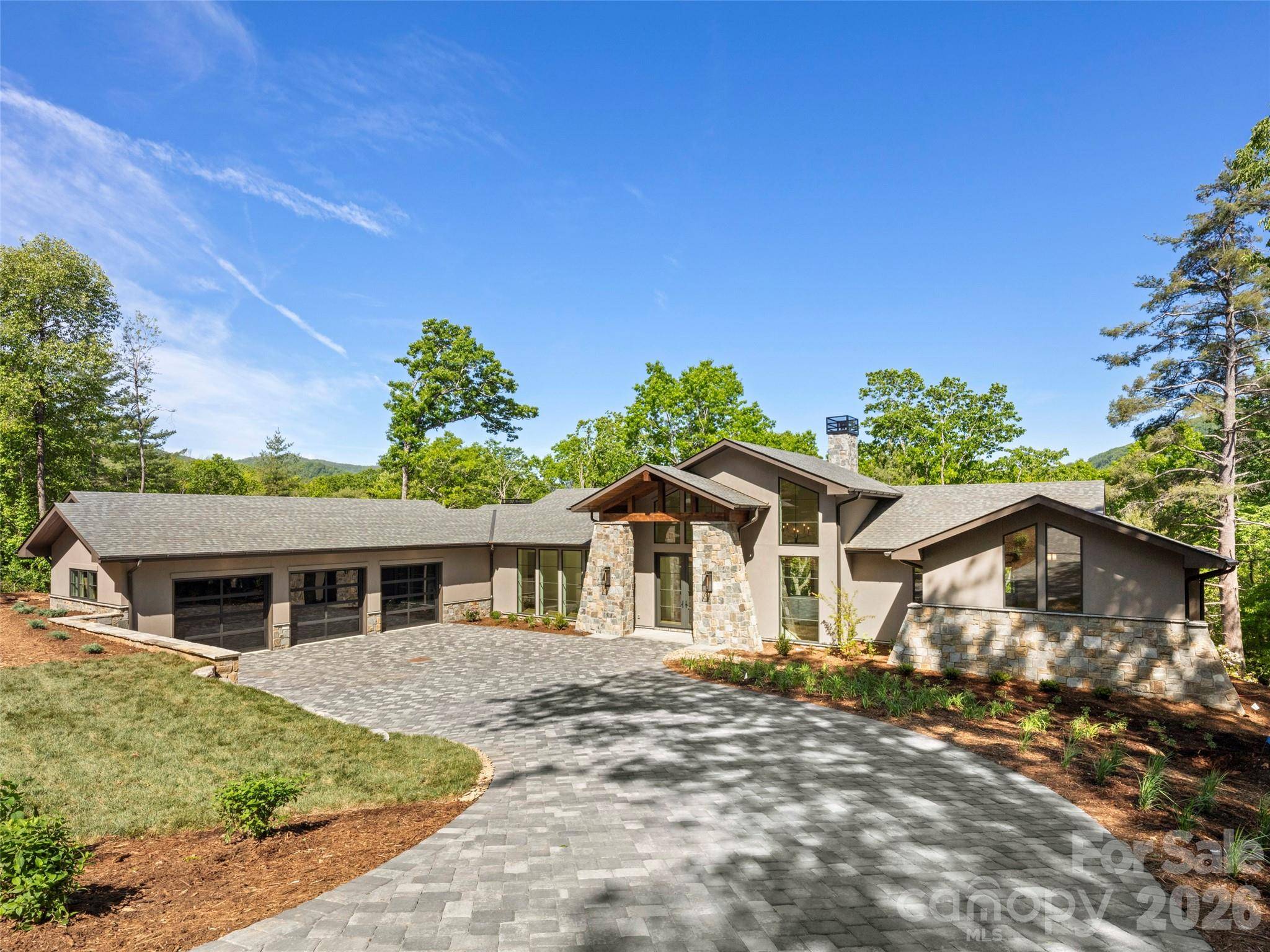 87 Misty Valley Pkwy, Arden, NC 28704