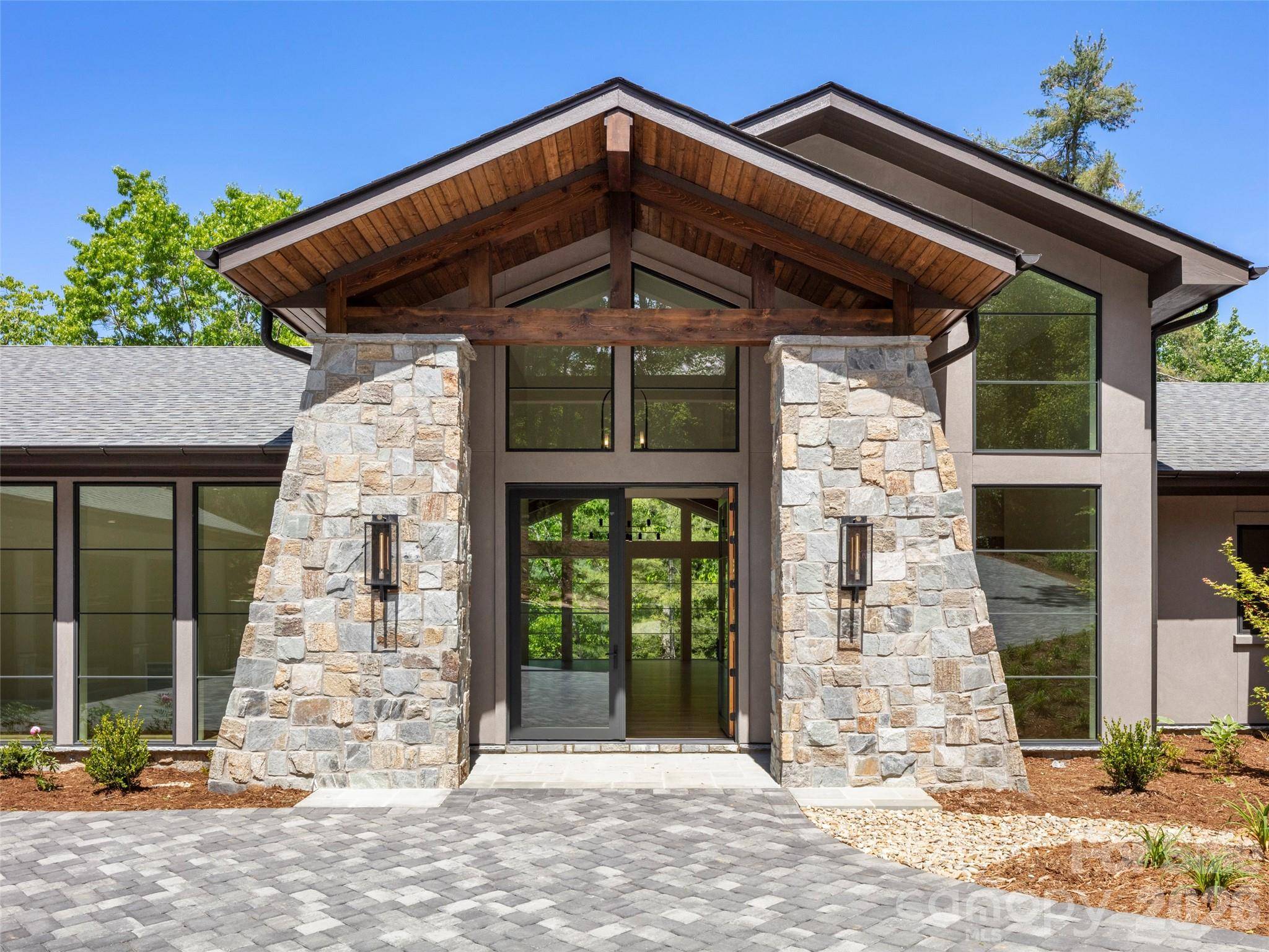 87 Misty Valley Pkwy, Arden, NC 28704