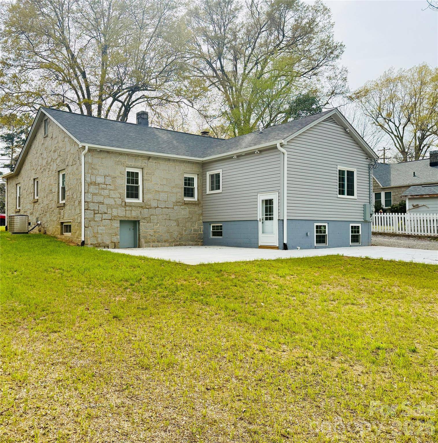 403 Liberty ST E, York, SC 29745