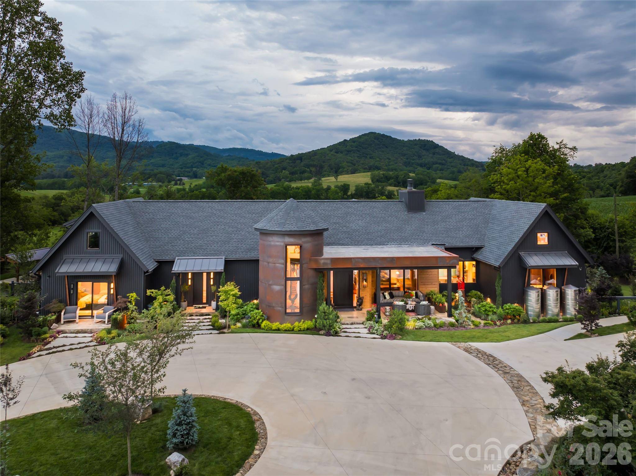 163 Annabelle Linn DR, Fairview, NC 28730