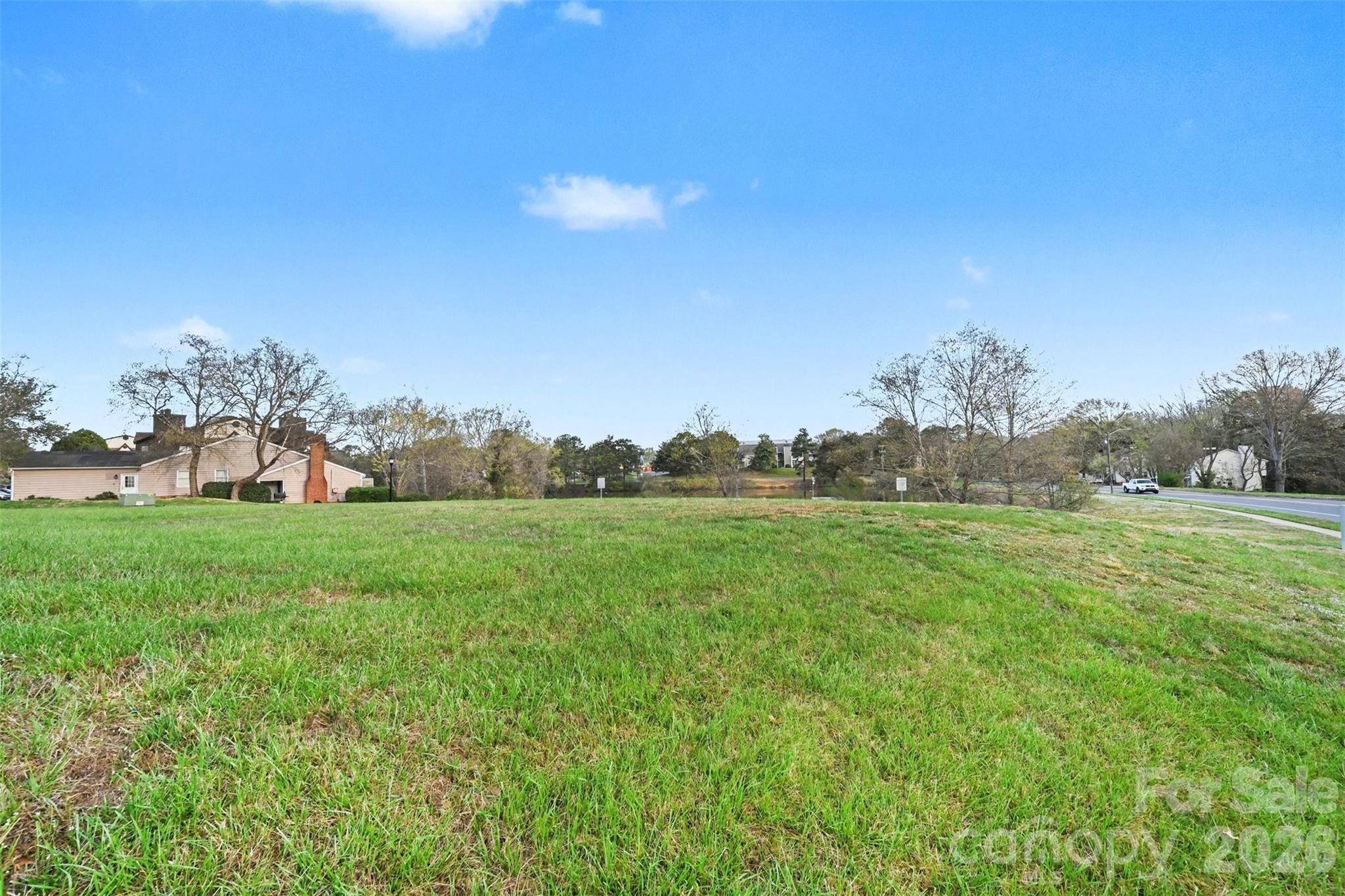 1725 Village Lake DR, Charlotte, NC 28212