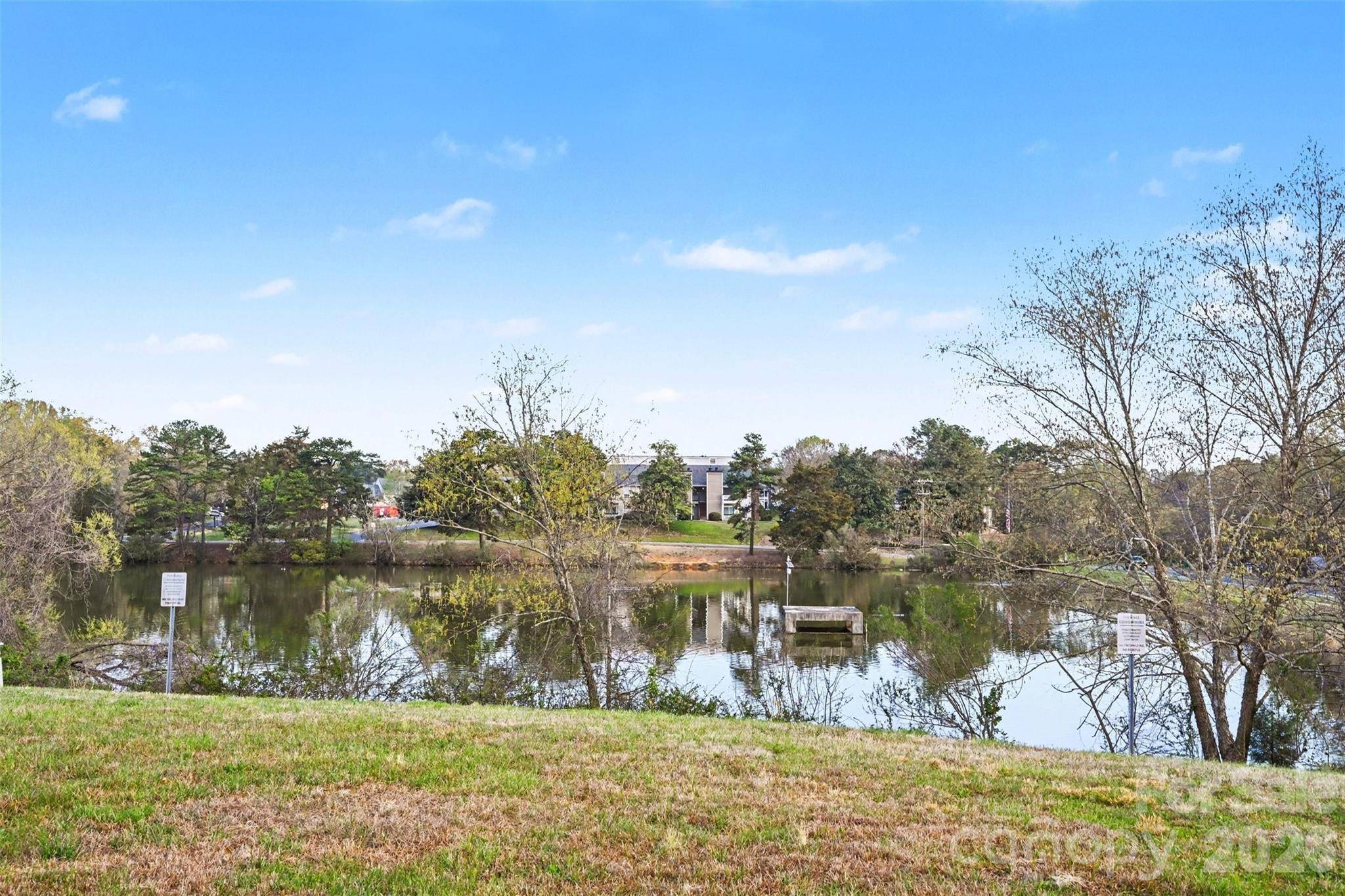 1725 Village Lake DR, Charlotte, NC 28212